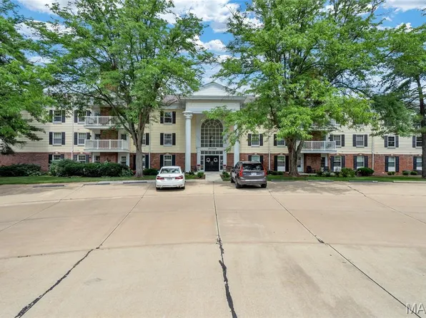 15009 Claymoor Ct APT 11, Chesterfield, MO 63017