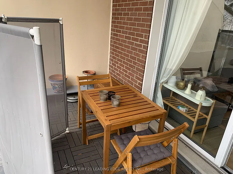 40 Homewood Ave #208 — Photo 14