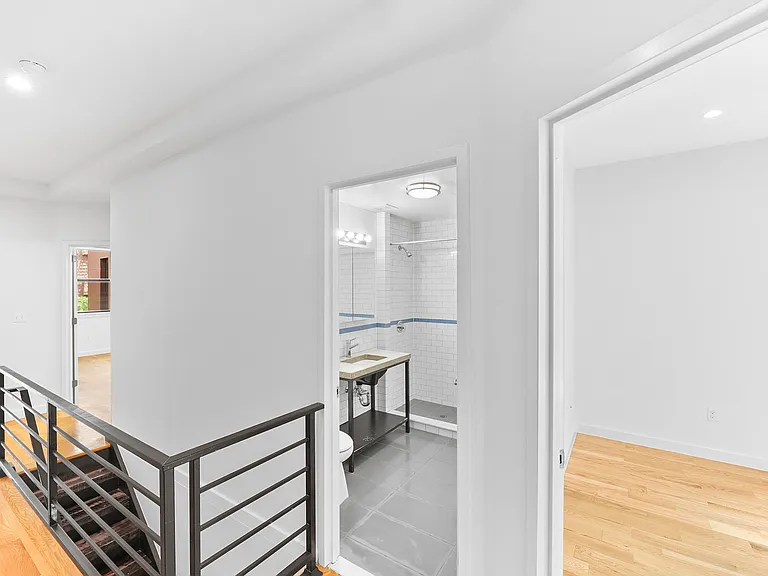 250 S 3rd St #3 — Photo 10
