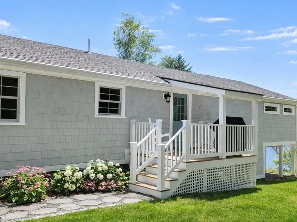 6 Upper Rich Cove Rd, Harpswell, ME 04079