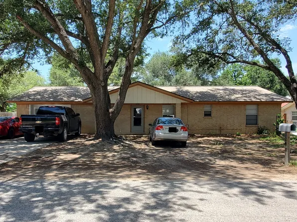 1248 Encino Dr, Pleasanton, TX 78064