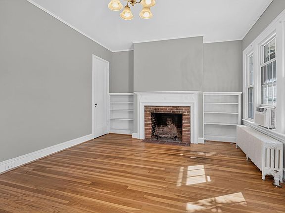 4th image of 3727 Reservoir Rd NW