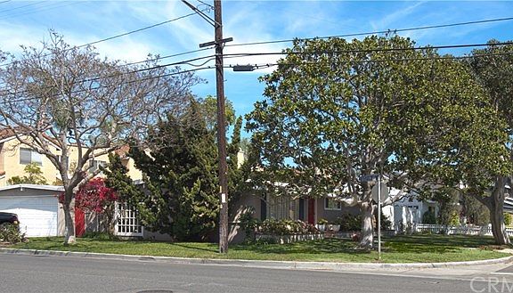 2nd image of 2524 Holly Ln