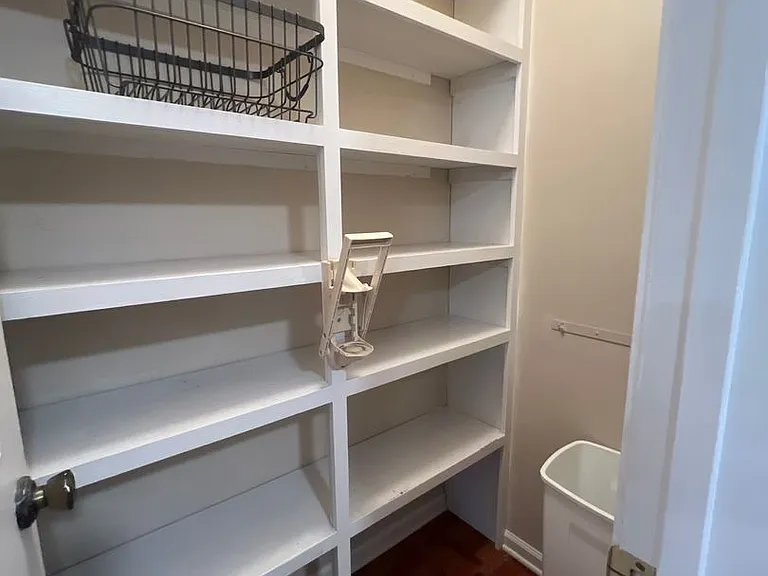 213 E Buford St — Photo 18