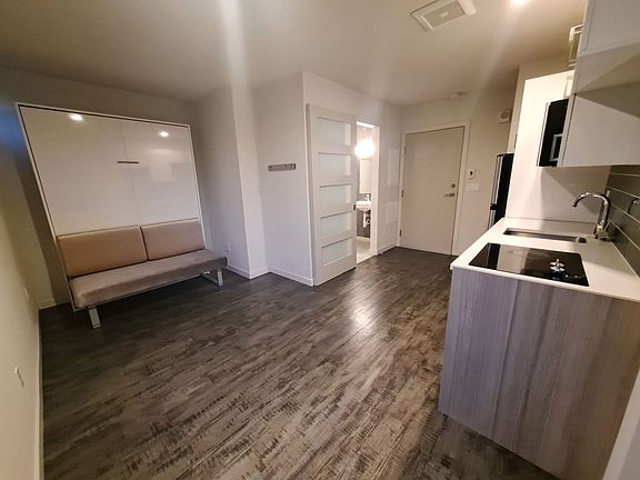 4th image of 741 Harvard Ave E #404