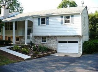 15 Diehl Dr, Gilbertsville, PA 19525