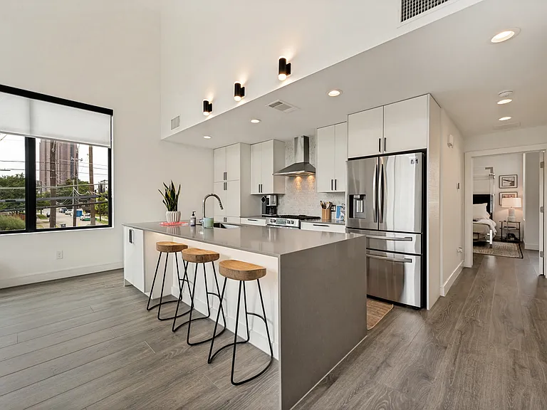 3880 Munger Ave #6 — Photo 19