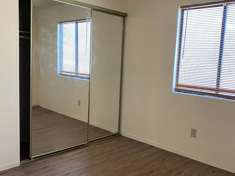 1200 N Buffalo Dr — Photo 16