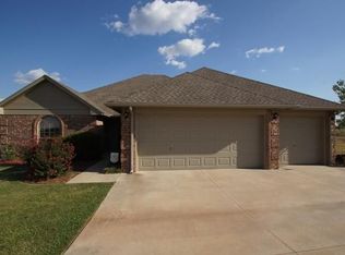 10900 Gracie Dr, Edmond, OK 73025