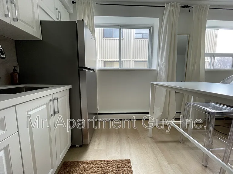 1284 Fennell Ave E #6 — Photo 10