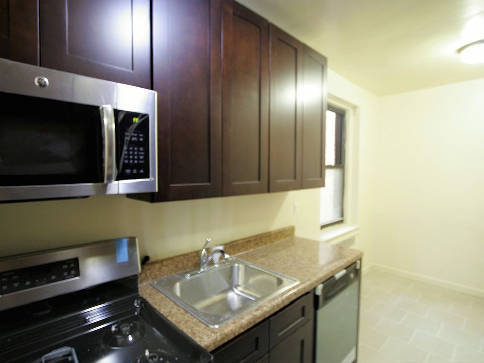 1st image of 4739 40th St #2F