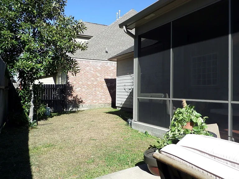 10854 Woodland Oaks Dr — Photo 17