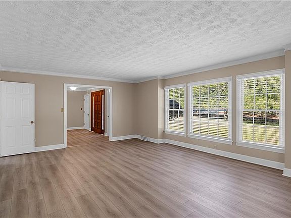 5th image of 264 Bellemont Dr SW