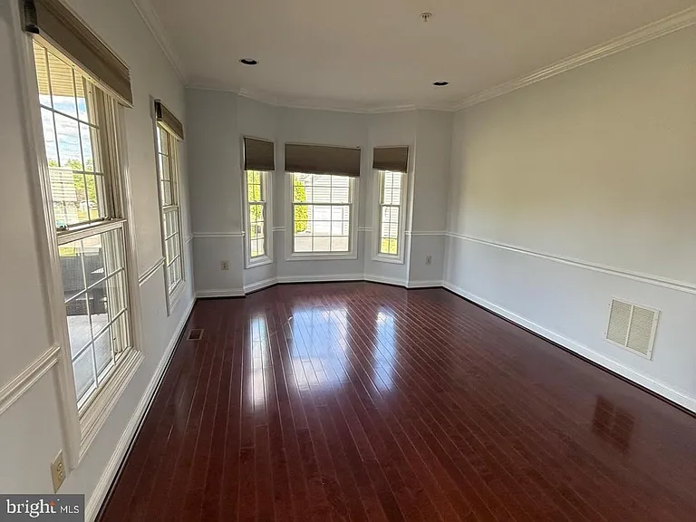 210 Cadwallader Dr — Photo 5