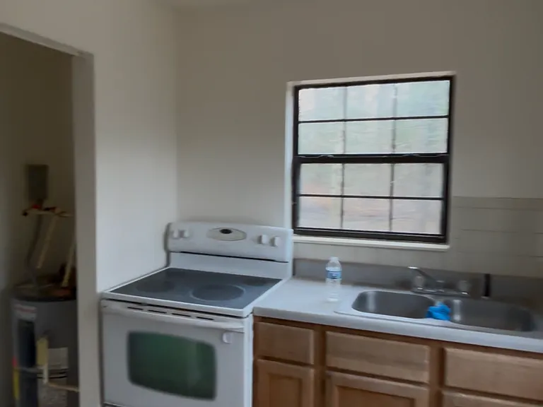 646 Ownby Dr — Photo 3