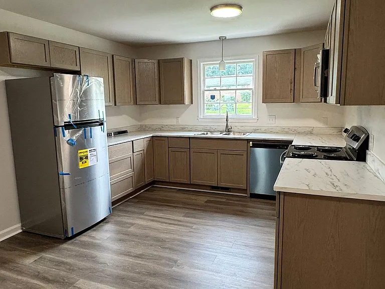 416 W Lakeside Ave — Photo 4