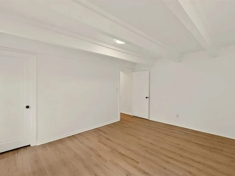 925 16th Ave N #1 — Photo 5