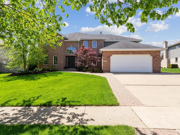 1252 Camelot Ln, Lemont, IL 60439