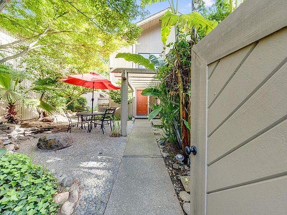 3rd image of 1973 Discovery Village Ln