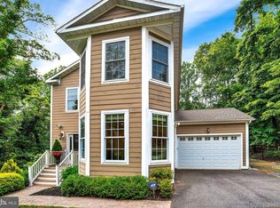 1724 Saint Margarets Rd, Annapolis, MD 21409