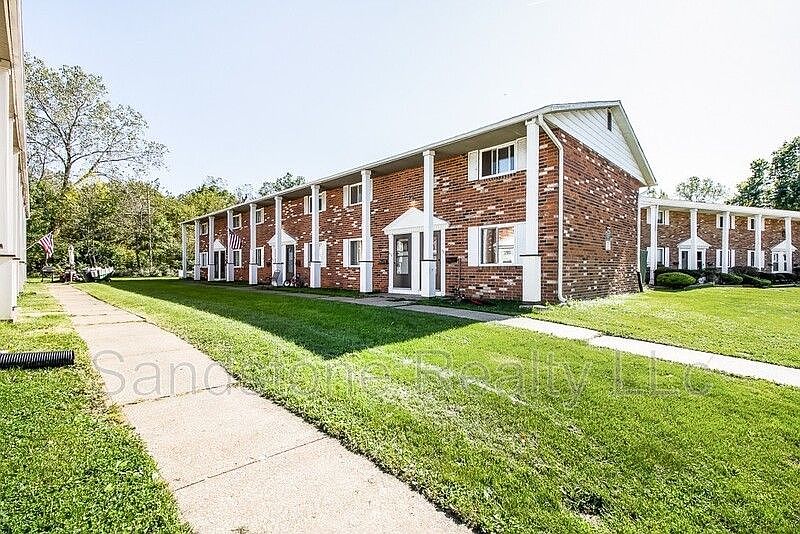 1st image of 659-669 S Shore Ct Unit 663