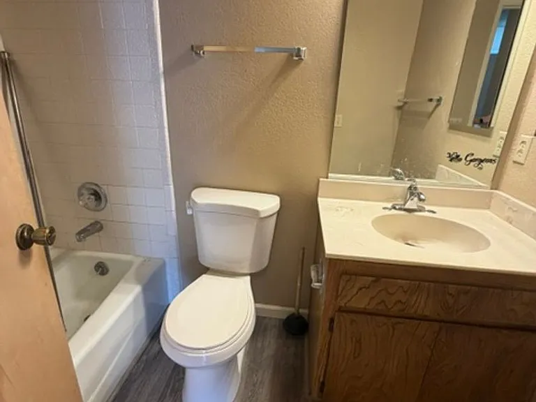 1643 Ashley Ave — Photo 7