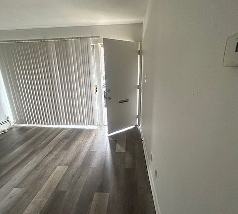 5th image of 5900 Forest Ave #A1-1