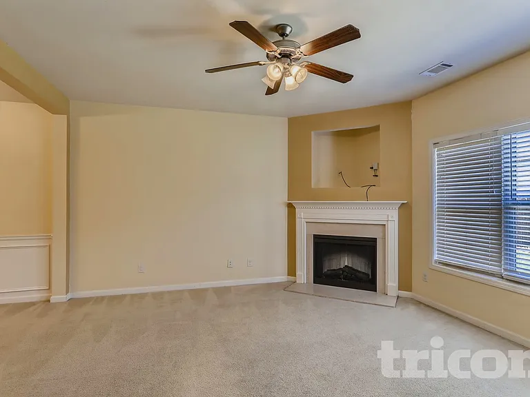281 Oakland Hills Way — Photo 14