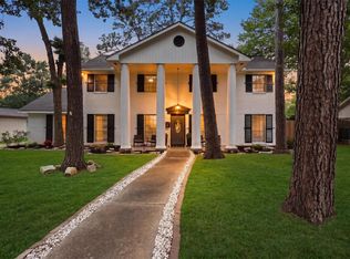 215 Whispering Oaks Dr, Seabrook, TX 77586