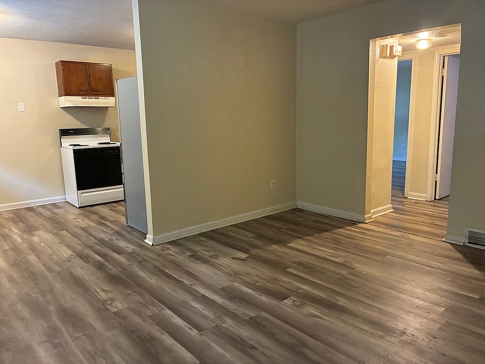 2nd image of 3012 Mid Dale Ln