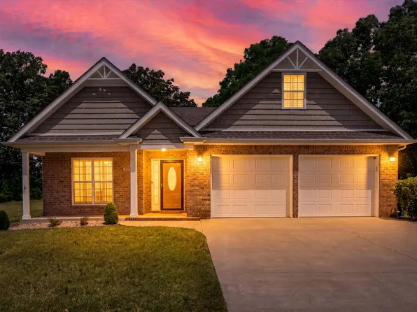 273 Turnberry Cir, Clarksville, TN 37043