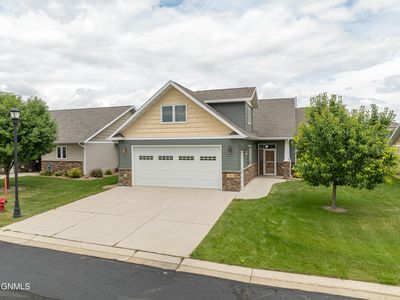 3560 Edgewood Village Loop, Bismarck, ND, 58503