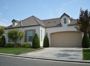 44 W Everglade Ave, Clovis, CA 93619