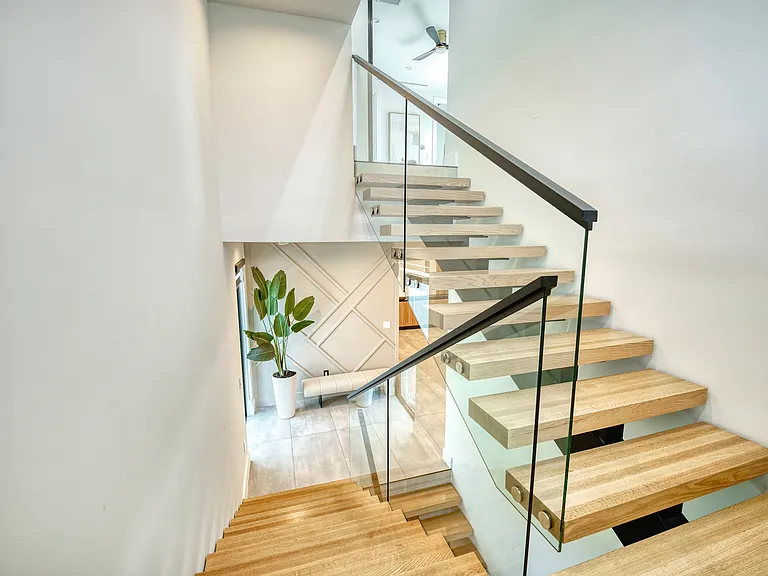 2613 Center Ave — Photo 24