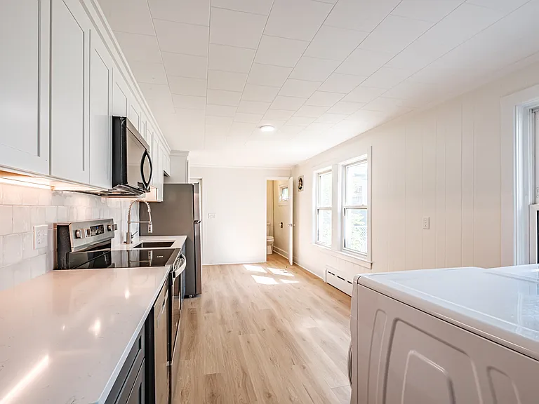 17 Spring St #1 — Photo 3