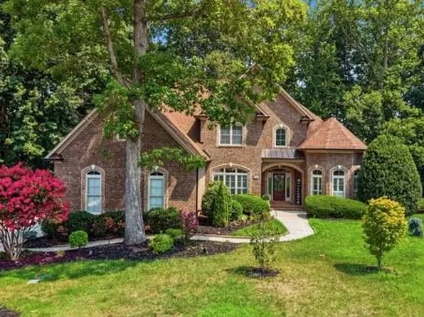 6304 Autumn Crest Ct, Summerfield, NC 27358