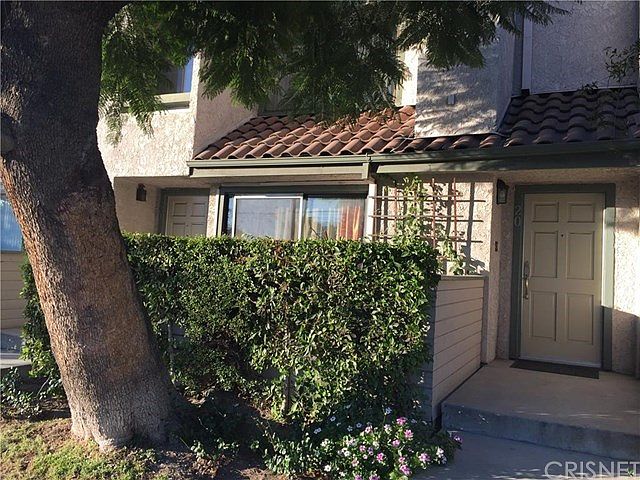 9111 Lemona Avenue, Unit 20