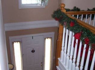 26 Wild Indigo Ln, Manchester, NH 03109