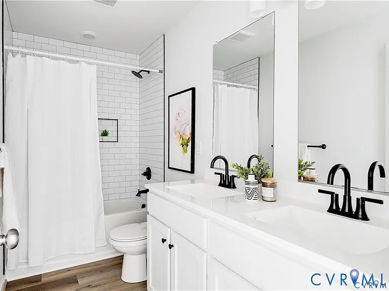 3107 Columbia St — Photo 8