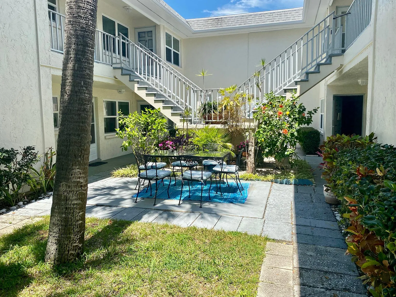 2 bed, 840 sqft, $2,000 — Photo 3