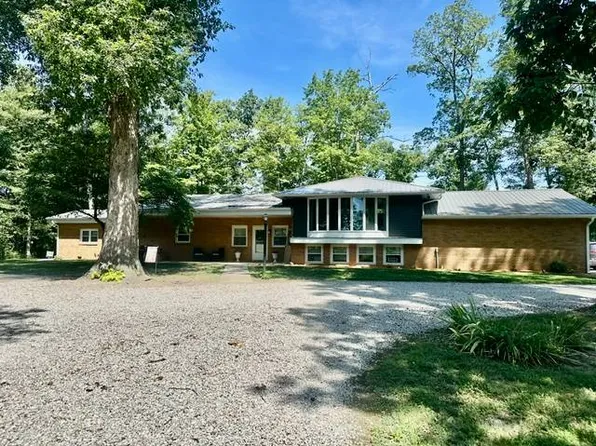 7462 E 1415th Ave, Robinson, IL 62454