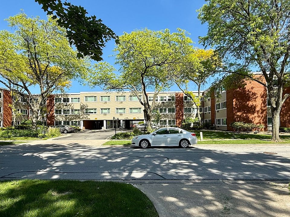 1st image of 1139 Leavitt Ave APT 212