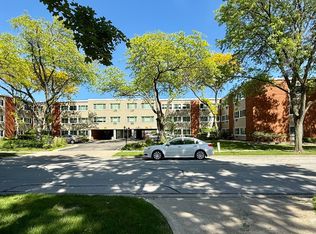 1139 Leavitt Ave APT 212, Flossmoor, IL 60422