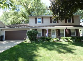 202 Dato Dr, Streamwood, IL 60107