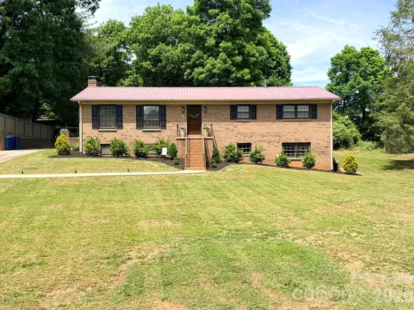 165 Northwest Rd, Hickory, NC 28601
