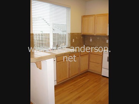 Kitchen (2)