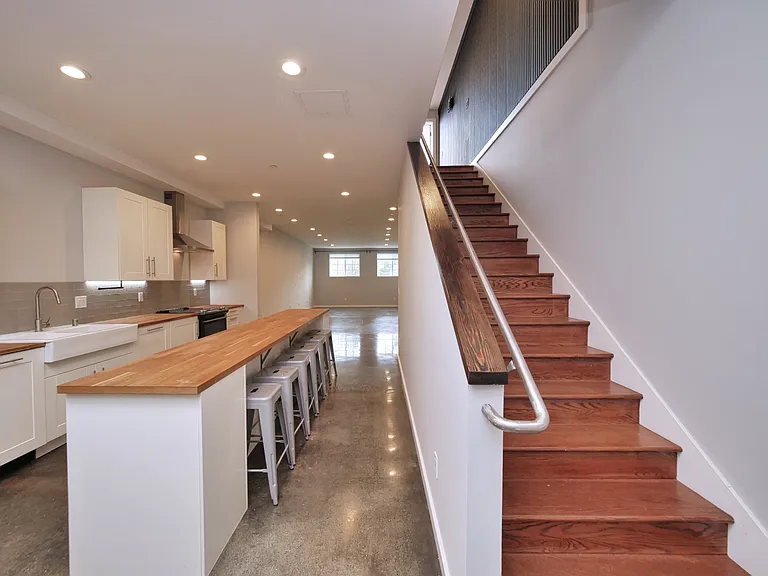 2897 Chapman St #C — Photo 18
