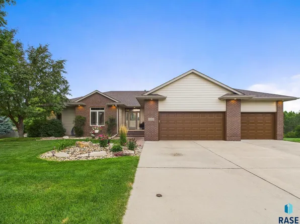 6300 S Limerick Cir, Sioux Falls, SD 57108