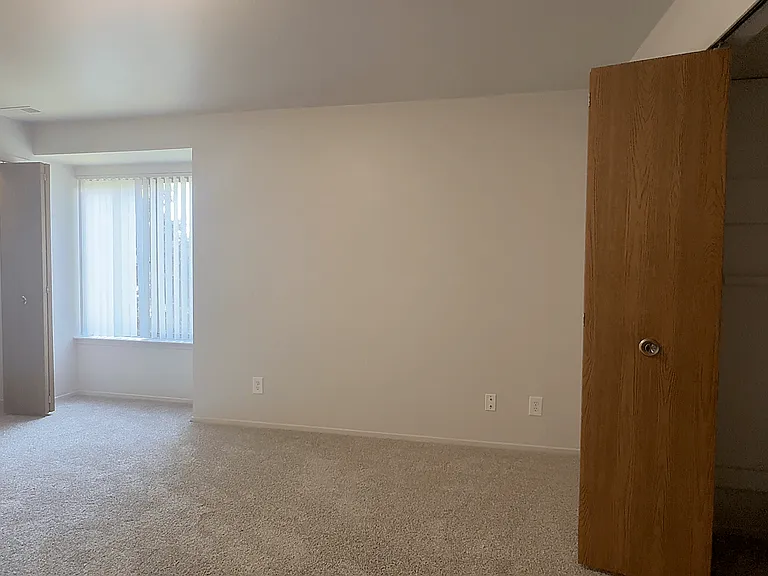 Prentiss Pointe Apartments — Photo 208