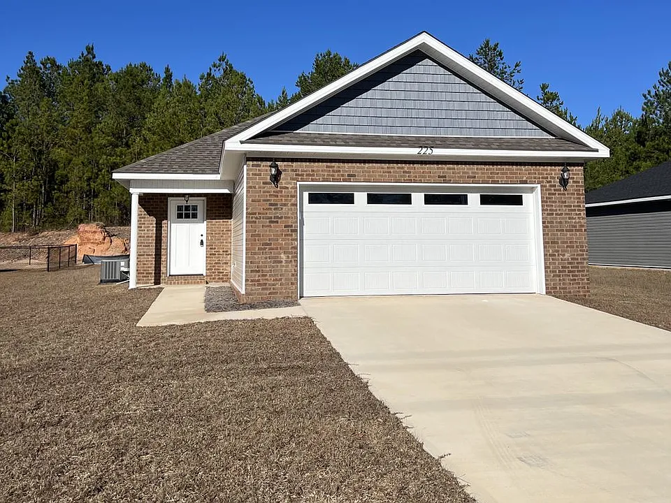 225 Edith Way
